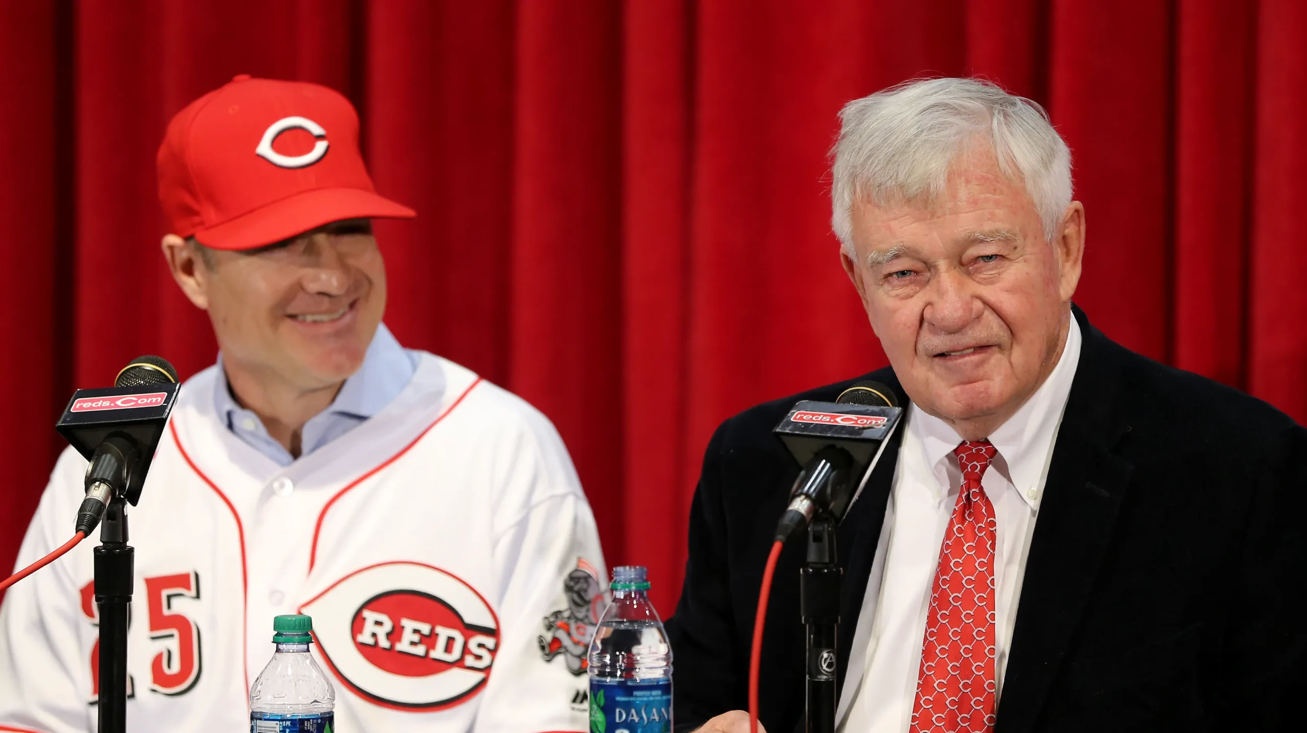 MLB-NEWS: Cincinnati Reds have officially reached a mutual agreement with the 30-years franchise baseman but…….