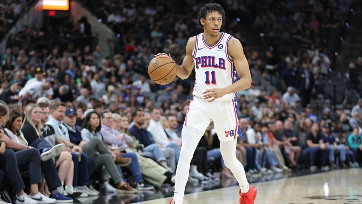 NBA-NEWS: The Philadelphia 76ers franchise point guard has officially joined the San Antonio Spurs. According to ESPN, a 4-year, $127.4 million contract was struck following….