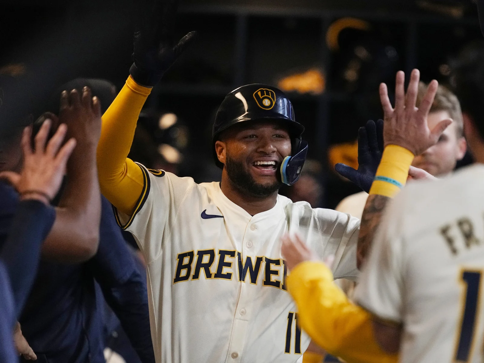 MLB-NEWS: Per ESPN, the Milwaukee Brewers have formally confirmed that their excellent right-infielder has been moved to the Houston Astros. The three-year contract for $127.2 million was concluded after…..