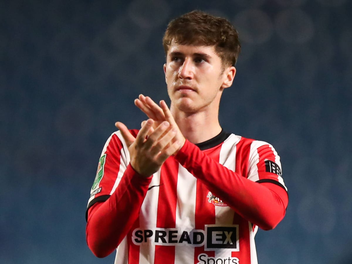 skysports-news: According to skysports, Coventry City has officially traded for Sunderland’s star right-back. A three-year, €8.3 million contract was signed after……