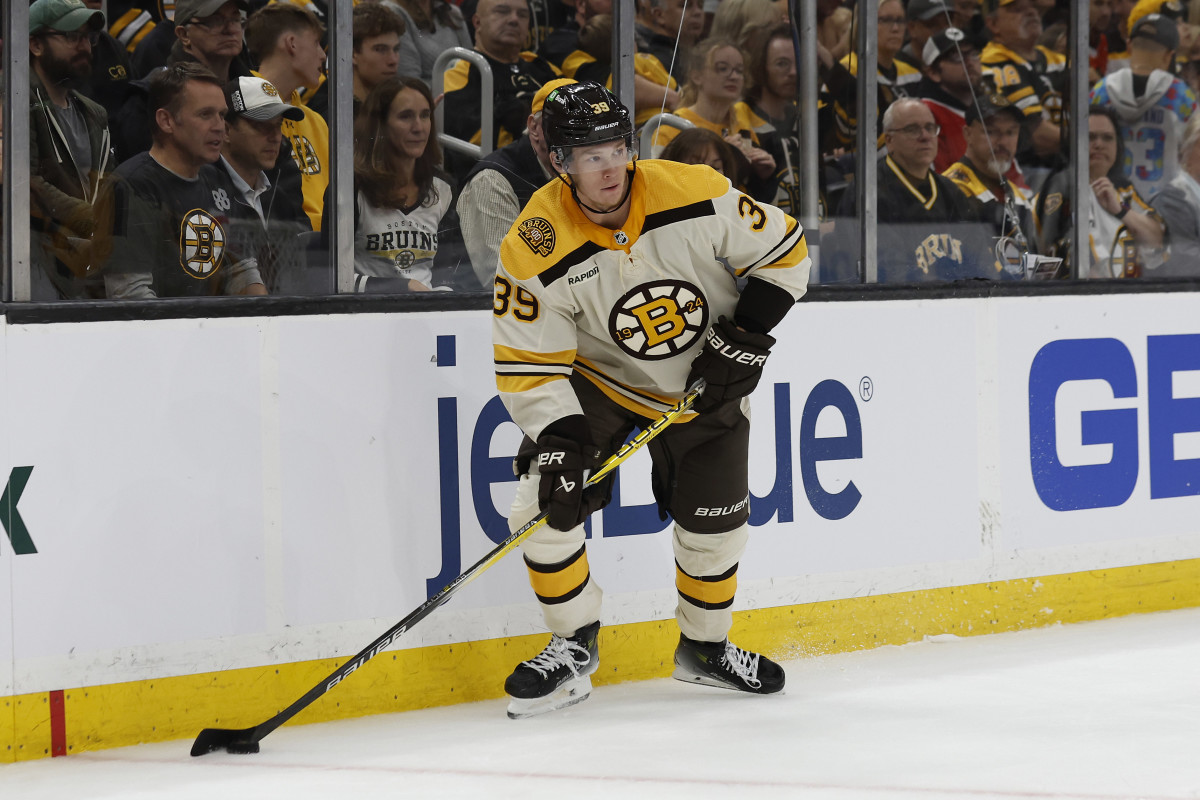 NHL-NEWS: The Boston Bruins officially announced that right wing Franshise has joined the Buffalo Sabres. The athlete will formally sign a $19.4 million, three-year contract with the Sabres following……