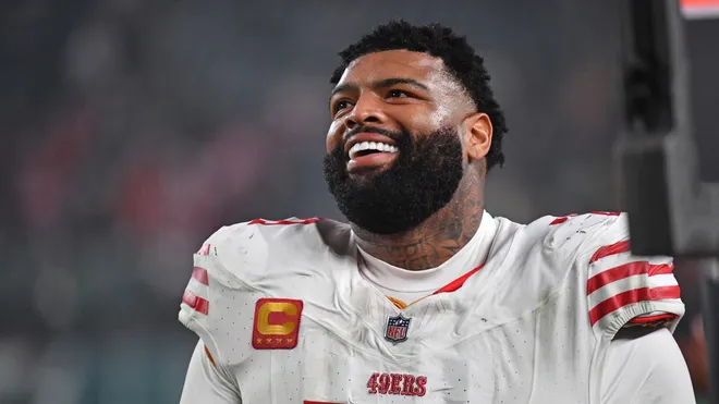 BREAKING: Trent Williams of the 49ers finishes his protest and signs a $82.66 million contract With…