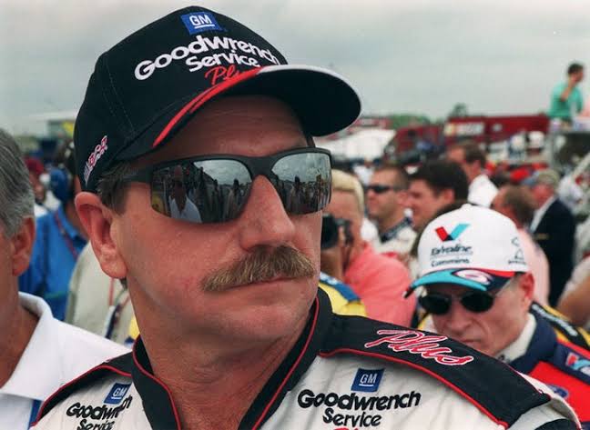 JUST NOW:  Unbelievable Three secret about Dale Earnhardt SR Death Revealed……