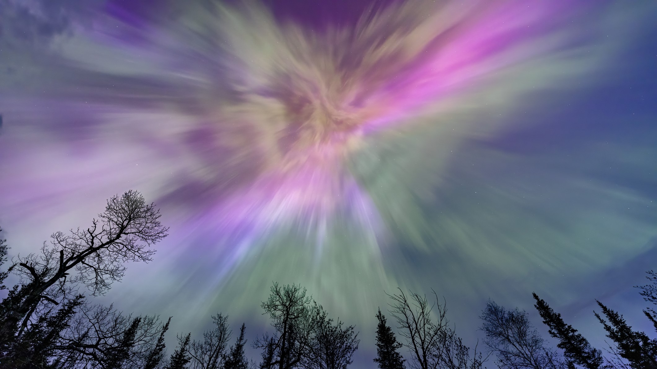 BREAKING NEWS: Powerful geomagnetic storm  spark northern lights across US and Europe tonight