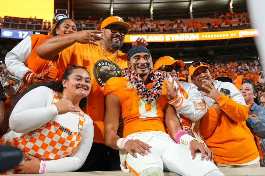 Nico Iamaleava’s High School QB Brother Proudly Reacts to 20 YO’s Role in Tennessee’s Dominating 56–0 Victory