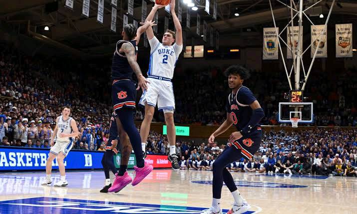 “Cooper Flagg Breaks Records Again: Duke’s Star Delivers a Performance You Have to See Against Auburn!”