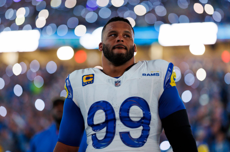 Breaking News: Aaron Donald Rams Formal Star Player is back after signing…..