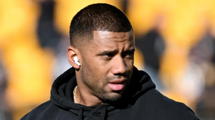 NFL News: Russell Wilson, Mike Tomlin and Steelers lose star player for game against Eagles with injury…