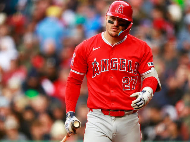 THE  BRONX BOMBER BOMBSHELL: Yankees Shock MLB with Signing of Superstar Outfielder Mike Trout