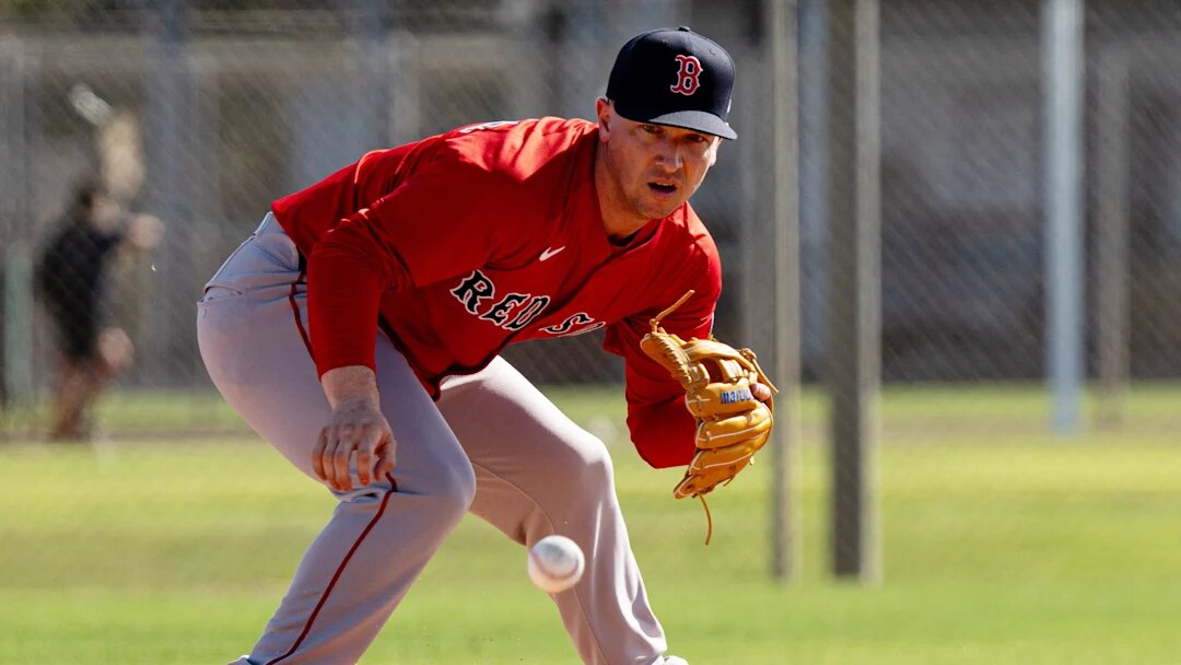 Red Sox’s Alex Bregman Speaks On Boston Clubhouse’s Attitude To 3B Drama