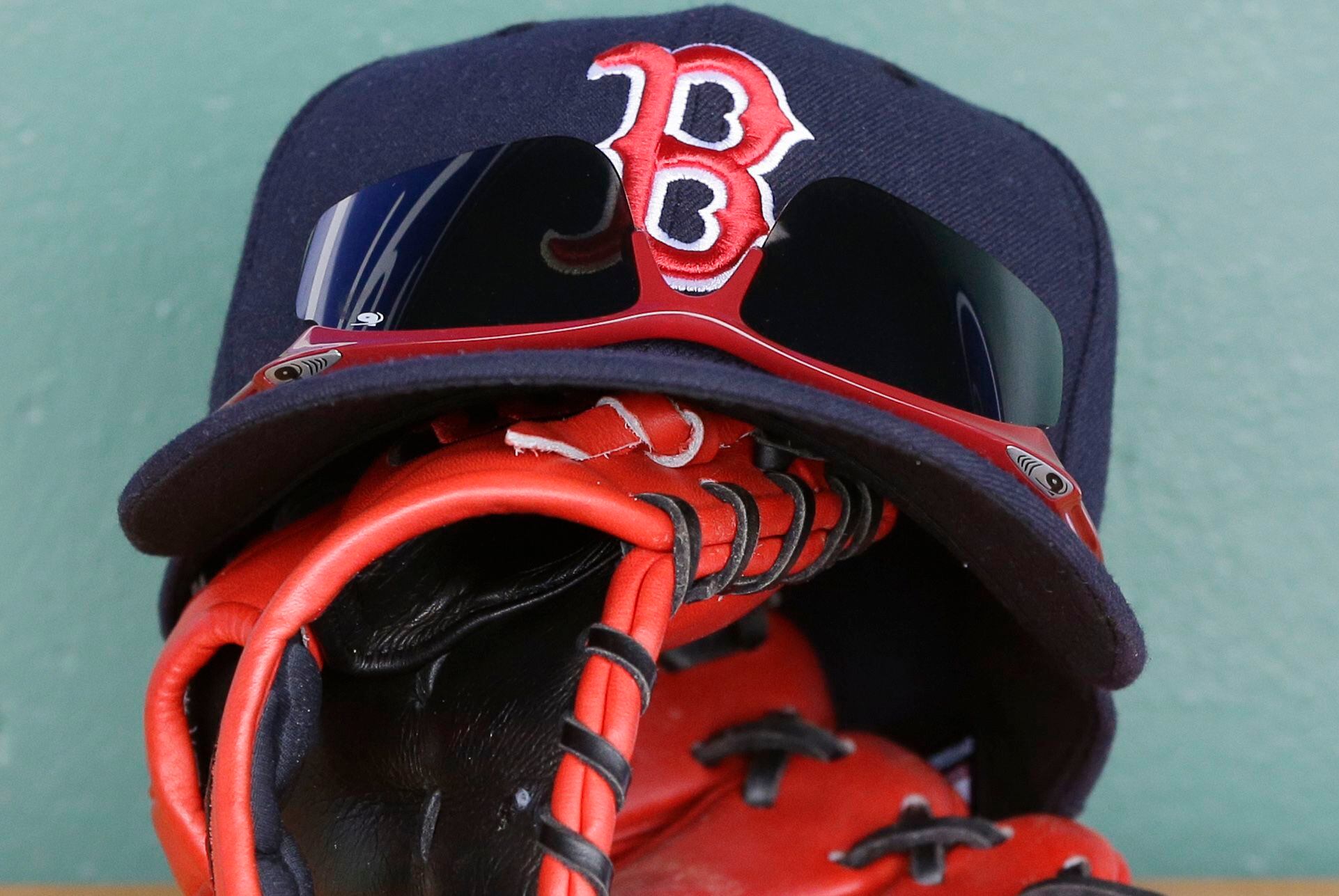 Red Sox Resign 14-Year Veteran Following Alex Bregman Deal