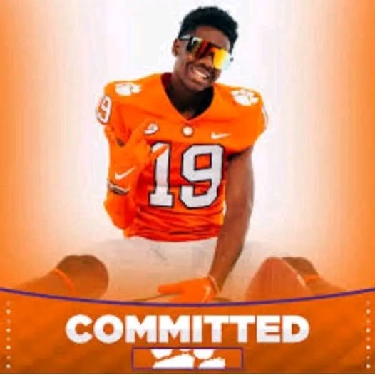 BREAKING: 4 Star WR Shocks South Carolina with Decommitment, Flips Commitment to Clemson Tigers over Missouri, and….