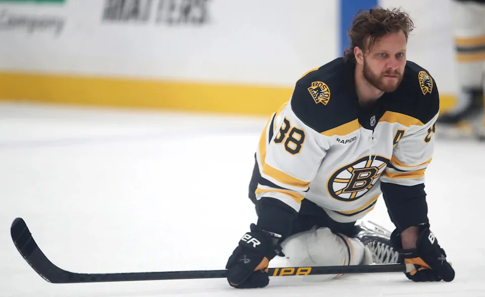 BREAKIG NEWS: David Pastrnak has tied Bruins legends with an incredible stat, solidifying his place in Boston’s hockey history. His consistency and skill make him a true forc… See more