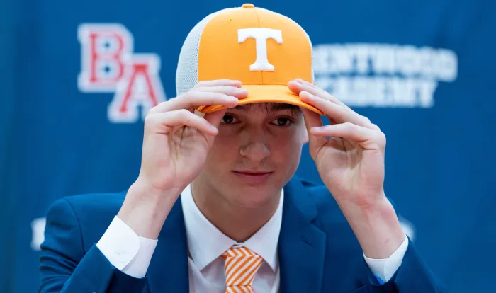 ‘Don’t let him see that’ – Tennessee Vols WR shares thoughts on true freshman QB George MacIntyre… Read more